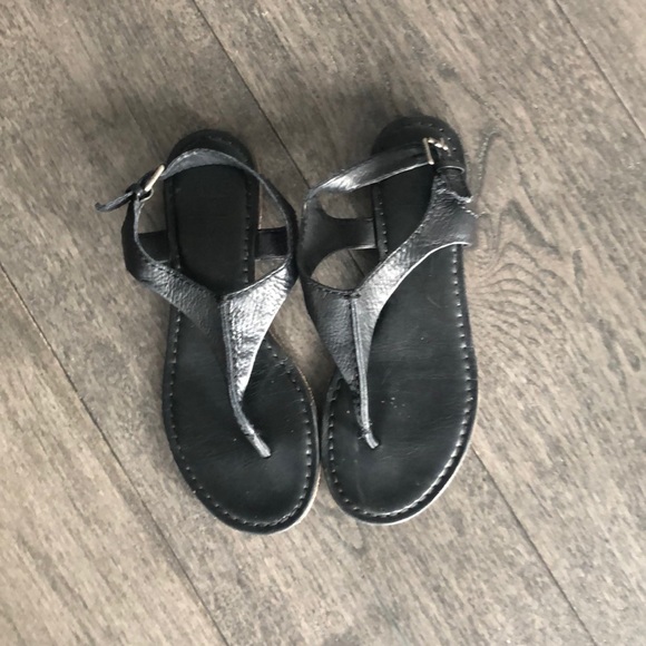 Frye Shoes - Frye Carson T-strap Woman’s sandals